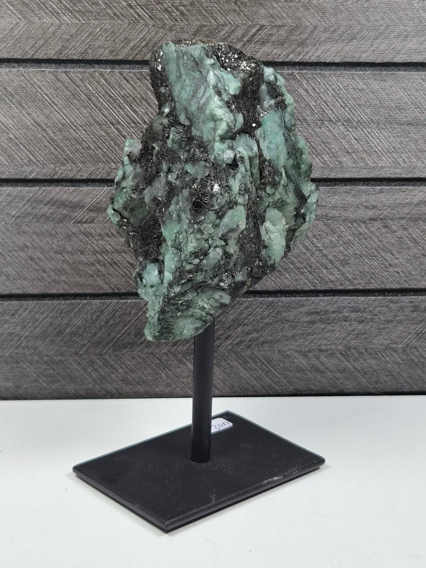 Emerald ruw op standaard 402 gram
