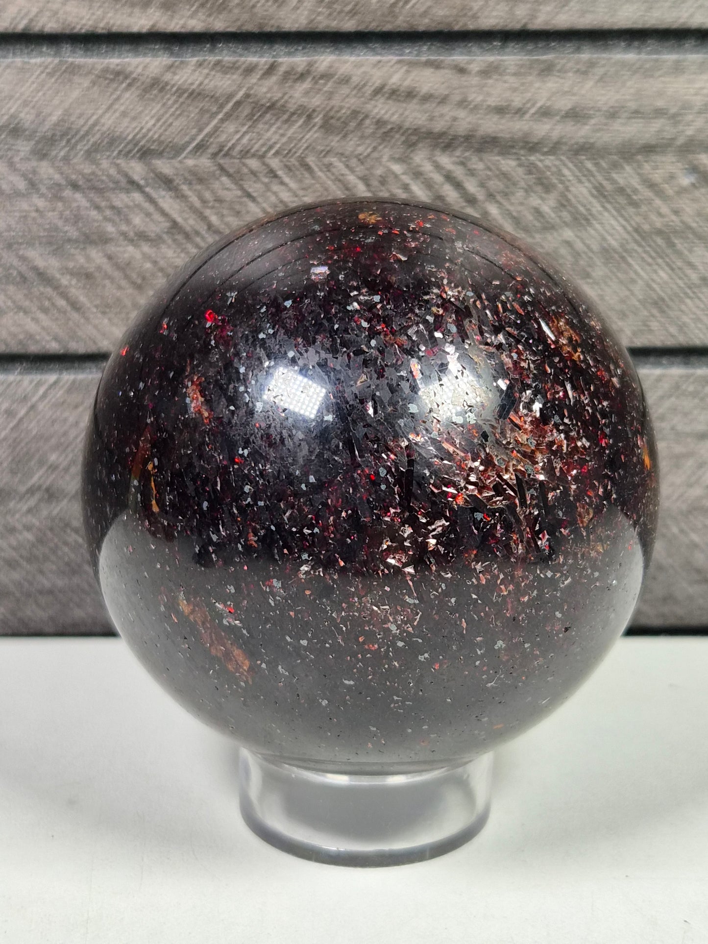 Almandien Granaat en Mica bol 472 gram