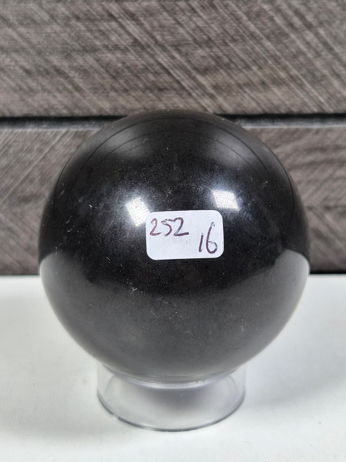 Zwarte Toermalijn bol 252 gram