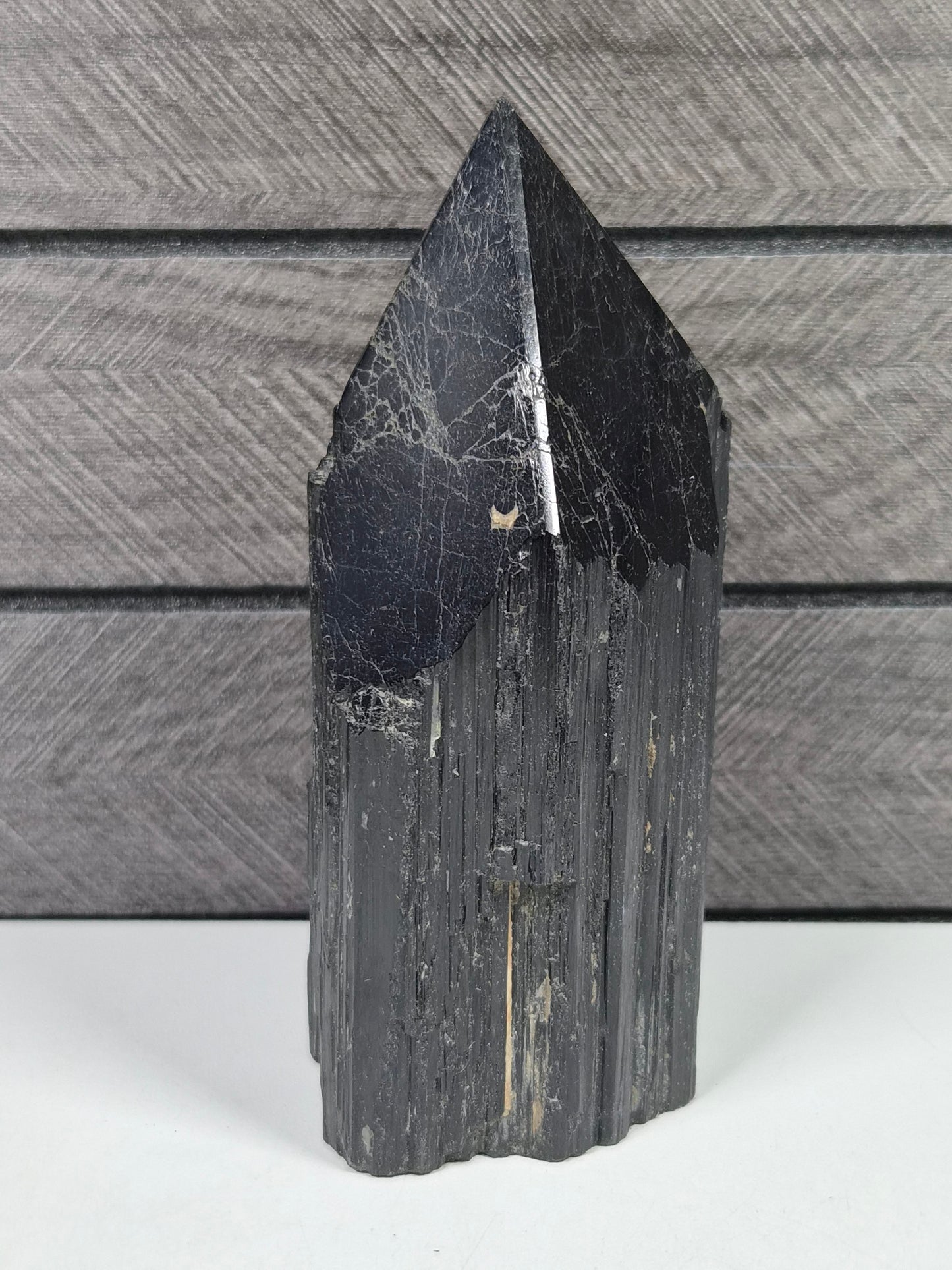 Zwarte toermalijn toren 390 gram