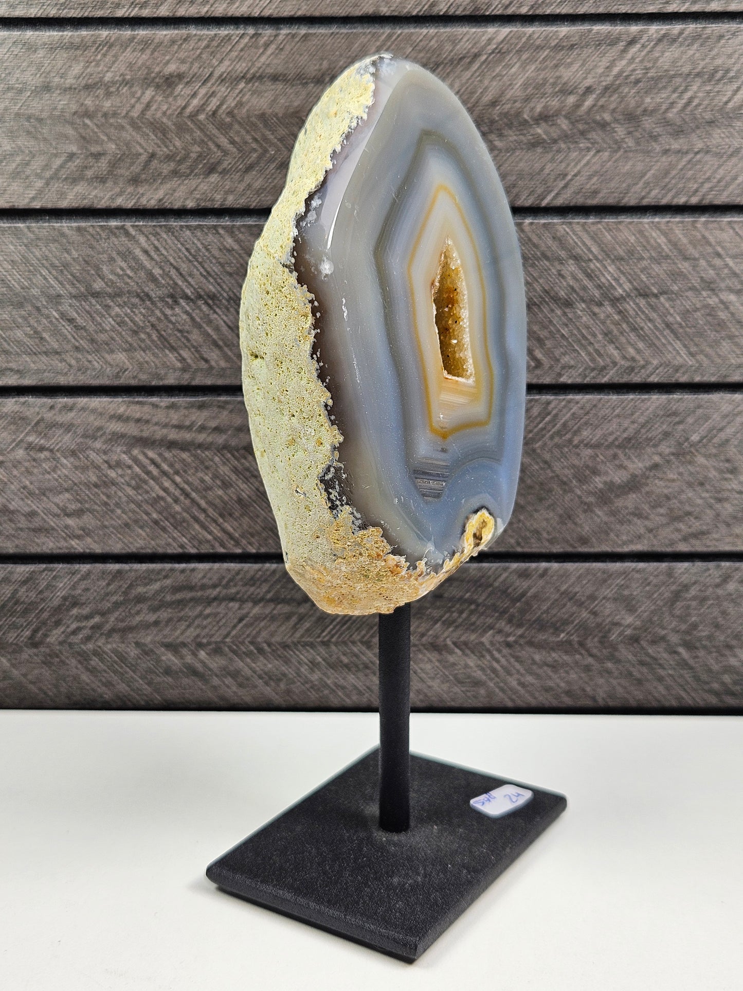 Agaat druzy op standaard 598 gram