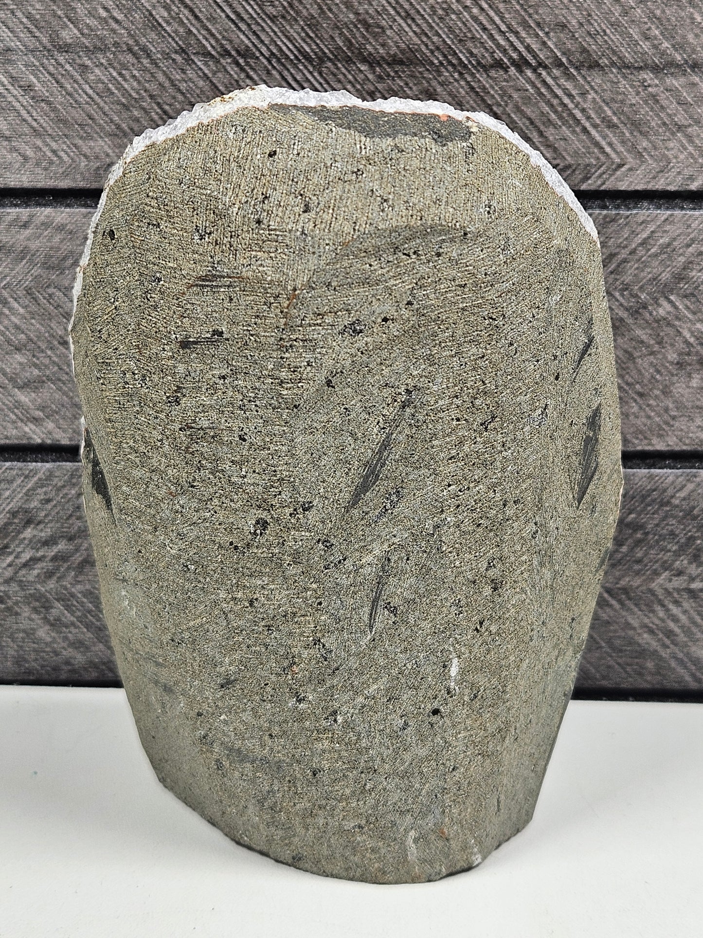 Roze chalcedoon op standvlak 662 gram