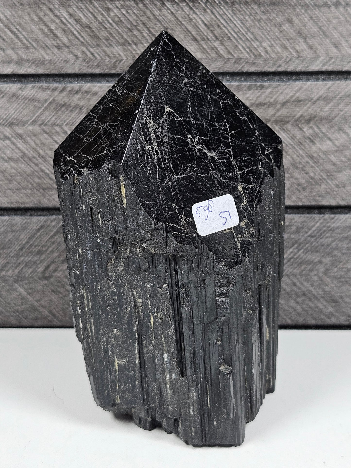 Zwarte toermalijn toren 598 gram