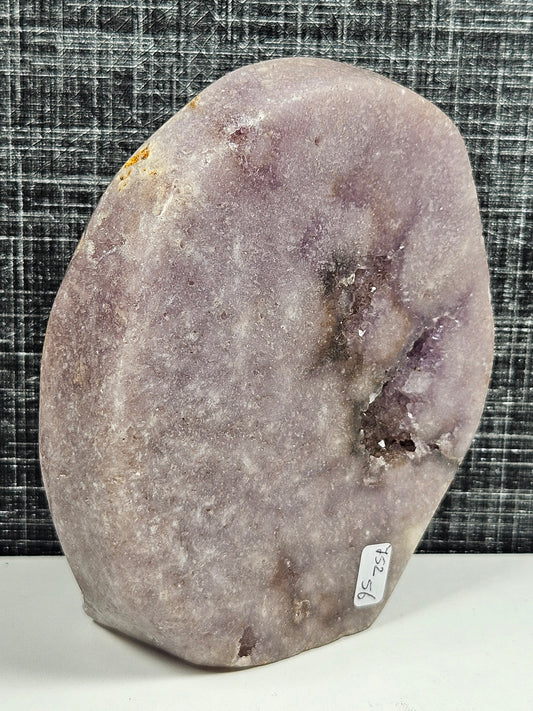 Roze amethist sculptuur 752gram