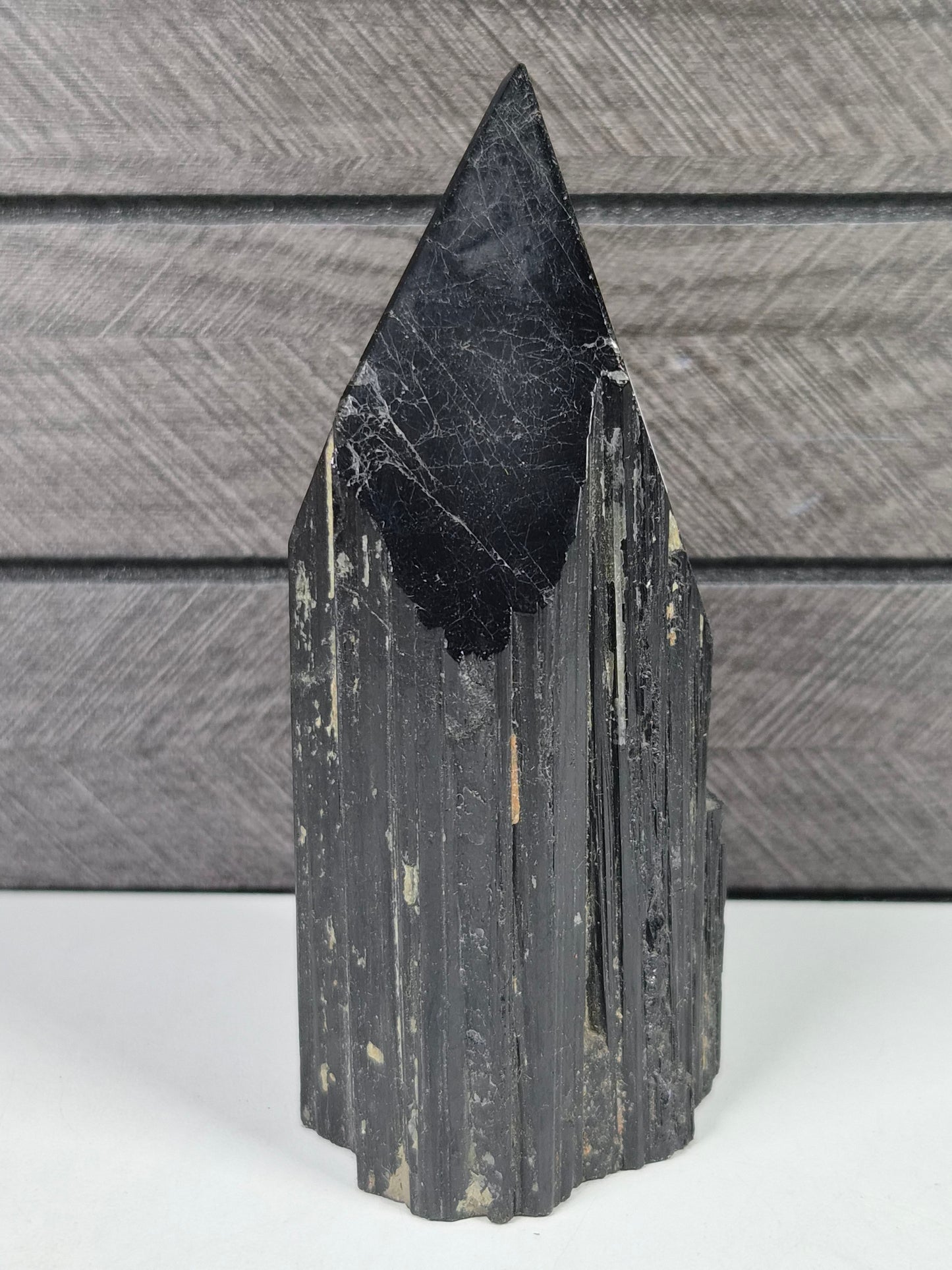 Zwarte toermalijn toren 390 gram