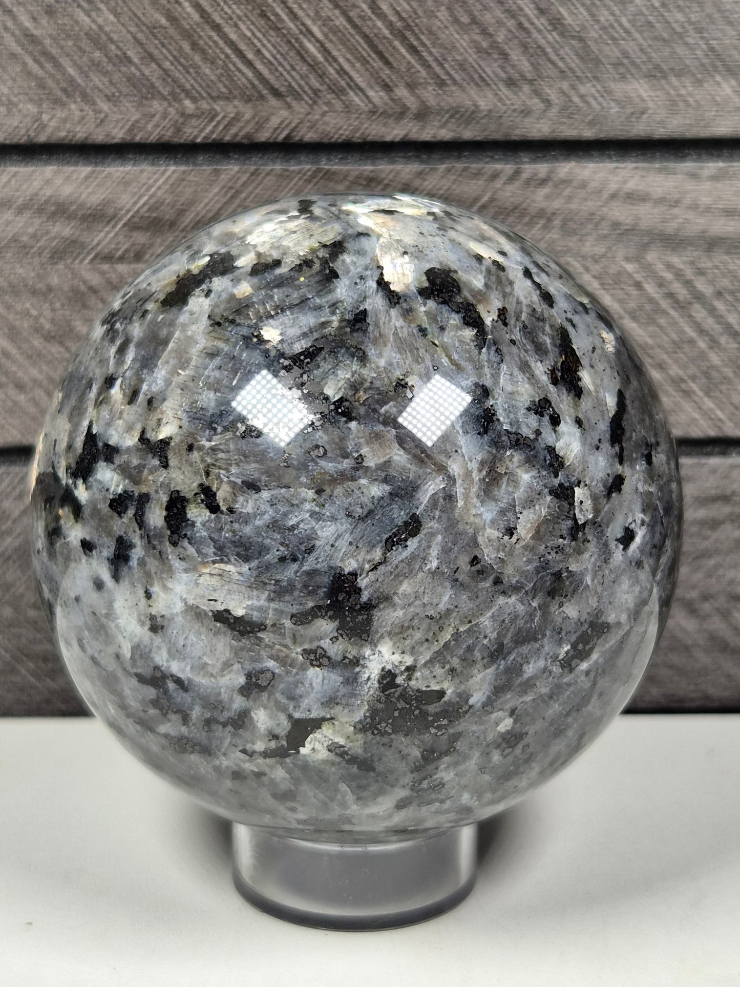 Larvikiet bol 732 gram