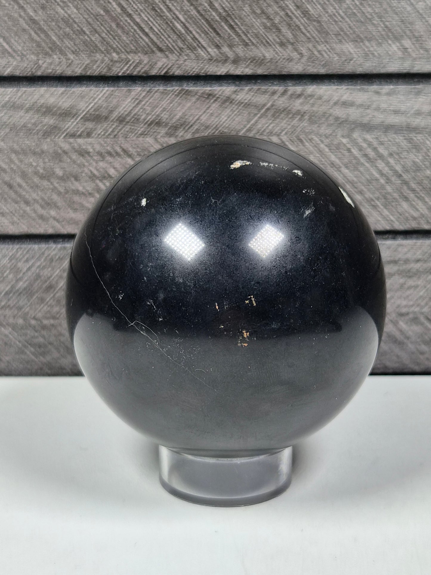 Zwarte Toermalijn bol 614 gram