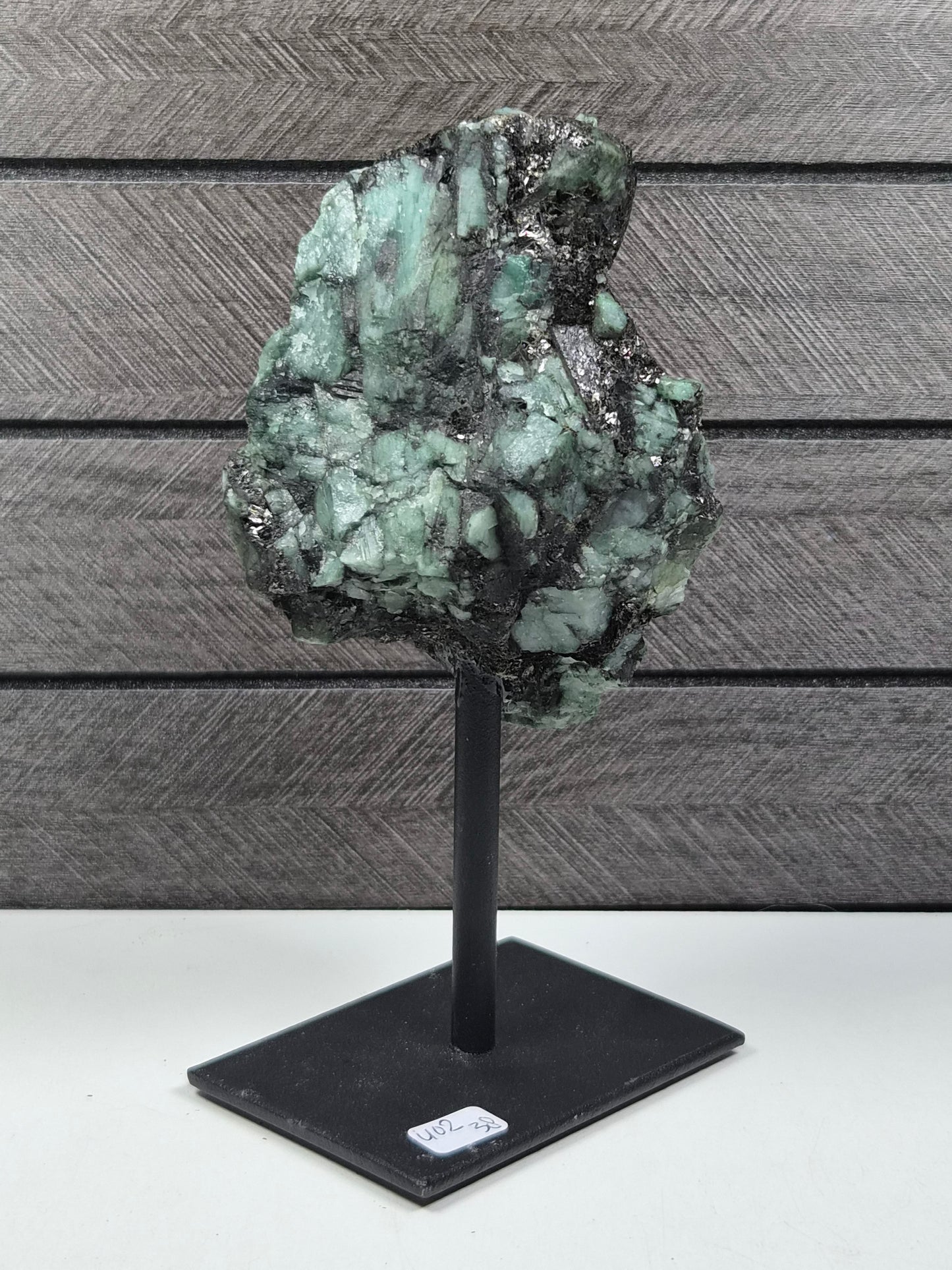 Emerald ruw op standaard 402 gram