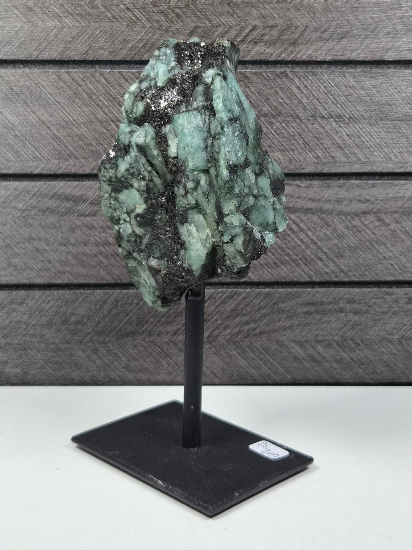 Emerald ruw op standaard 402 gram