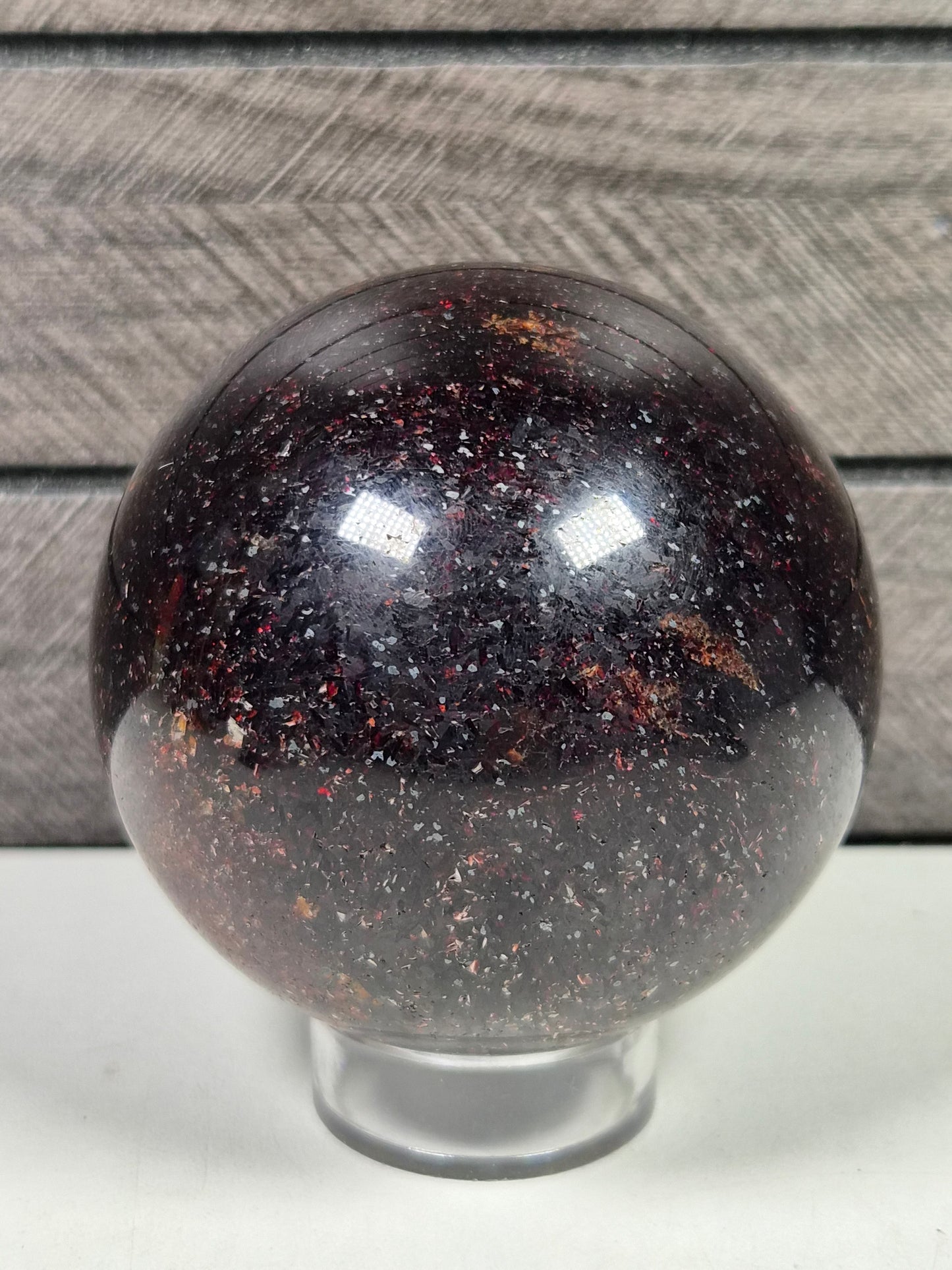 Almandien Granaat en Mica bol 472 gram