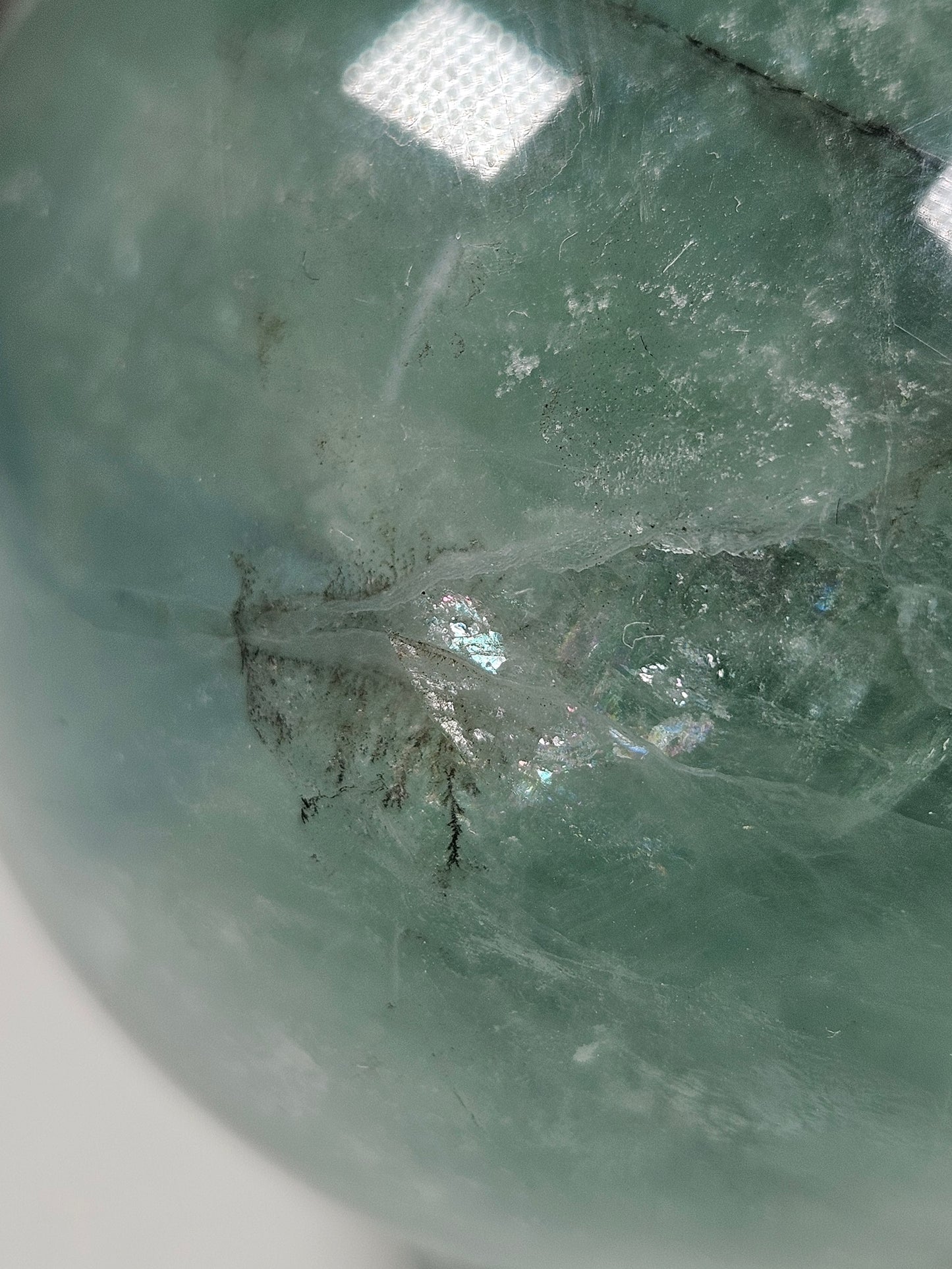 Veder Fluoriet met dendriet bol 588 gram
