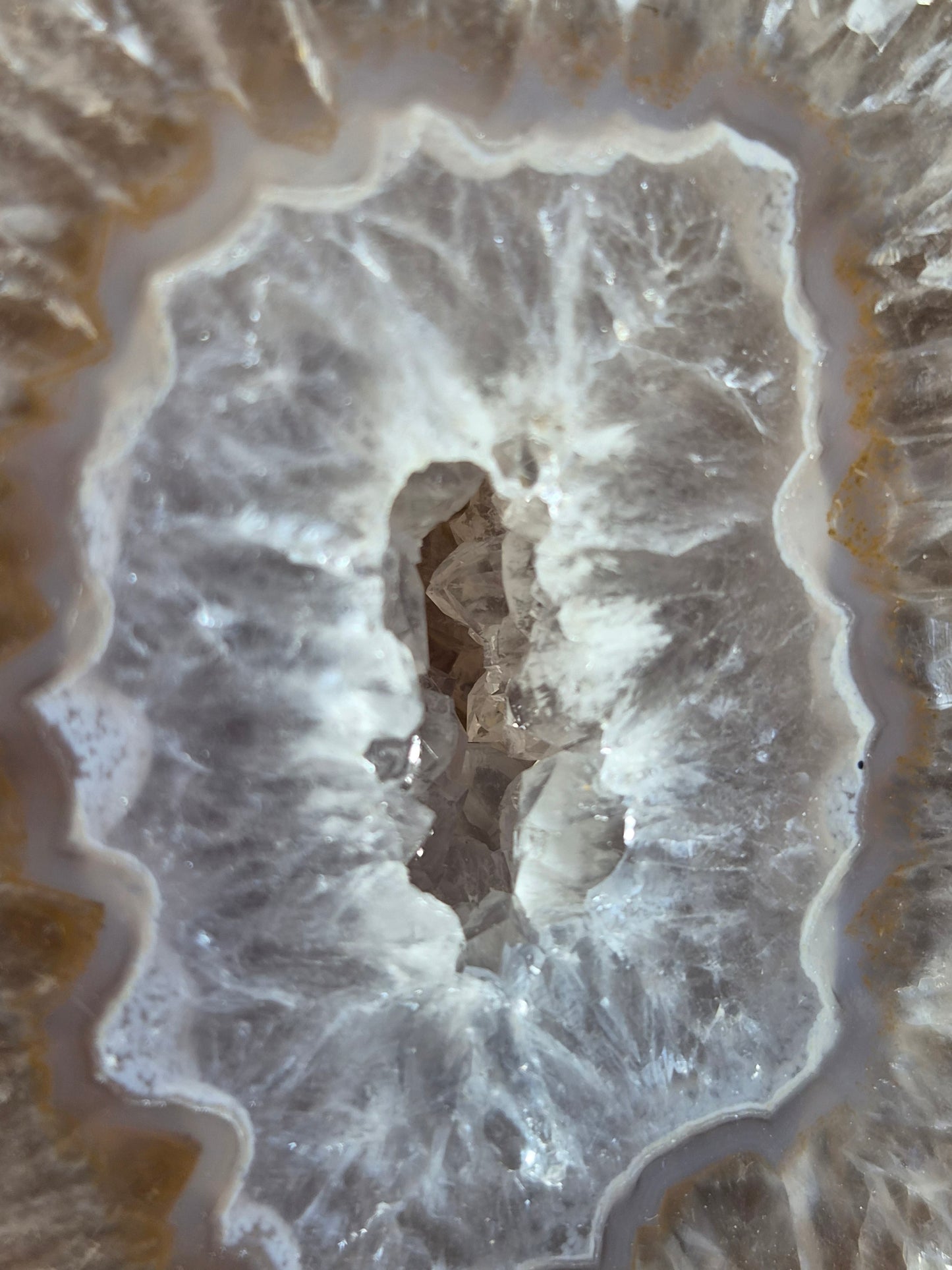 Agaat Geode op Standaard 596 gram