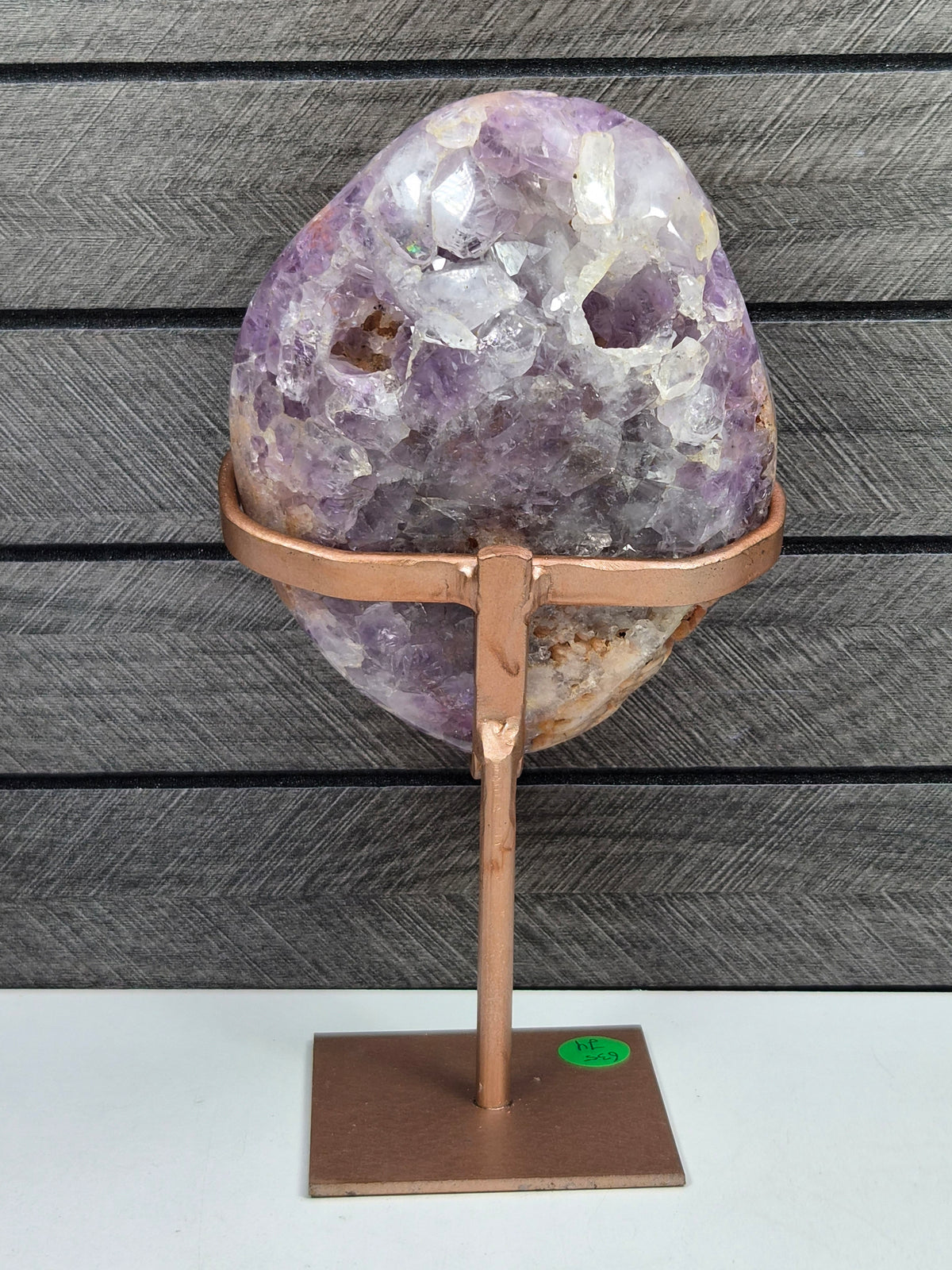 Roze Amethist op Standaard 635 gram