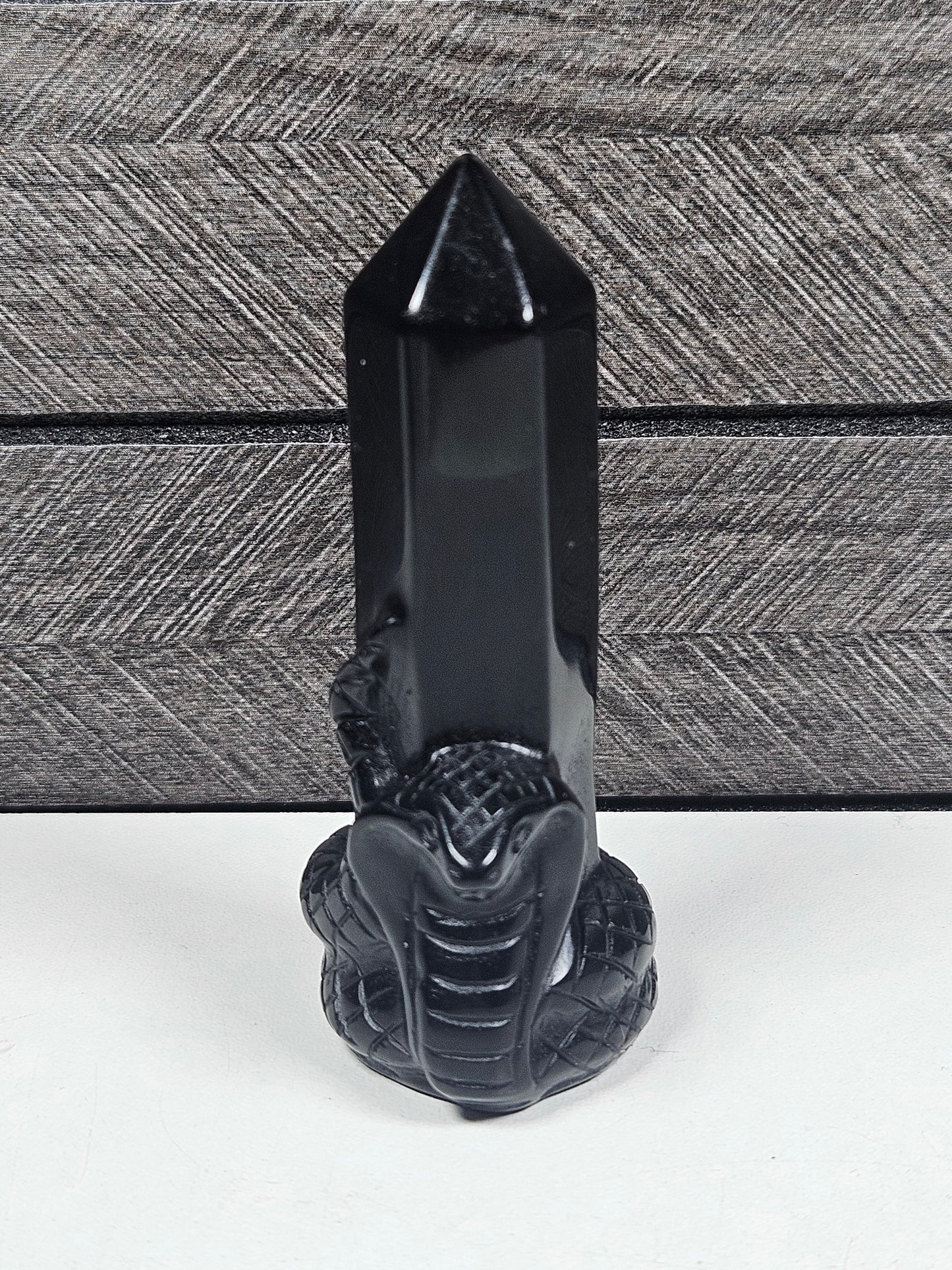 Obsidiaan Toren met Slang 70 gram