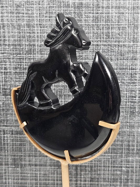 Obsidiaan eenhoorn op standaard