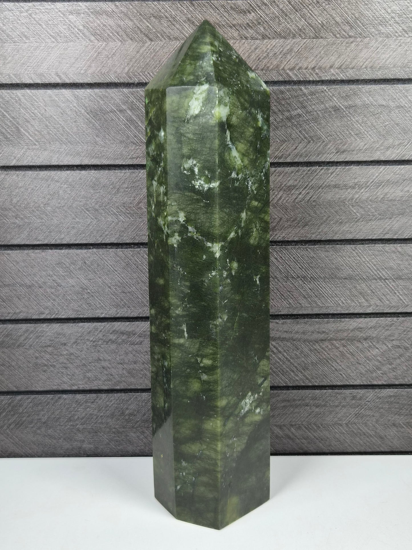 Groene Jade toren 1354 gram