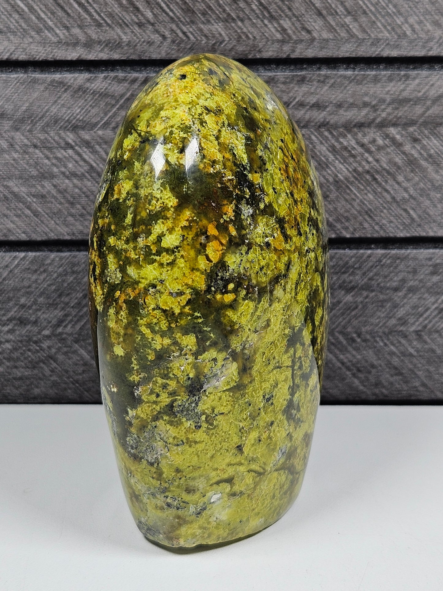 Groene Opaal sculptuur 428 gram