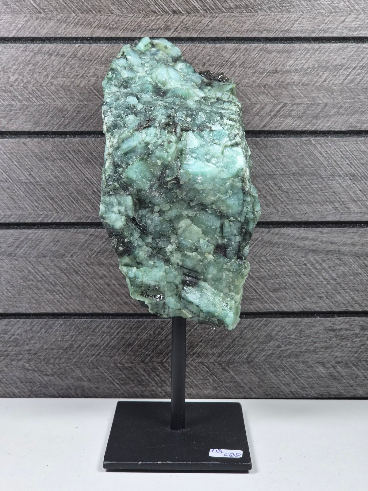 Emerald Ruw op standaard 882 gram
