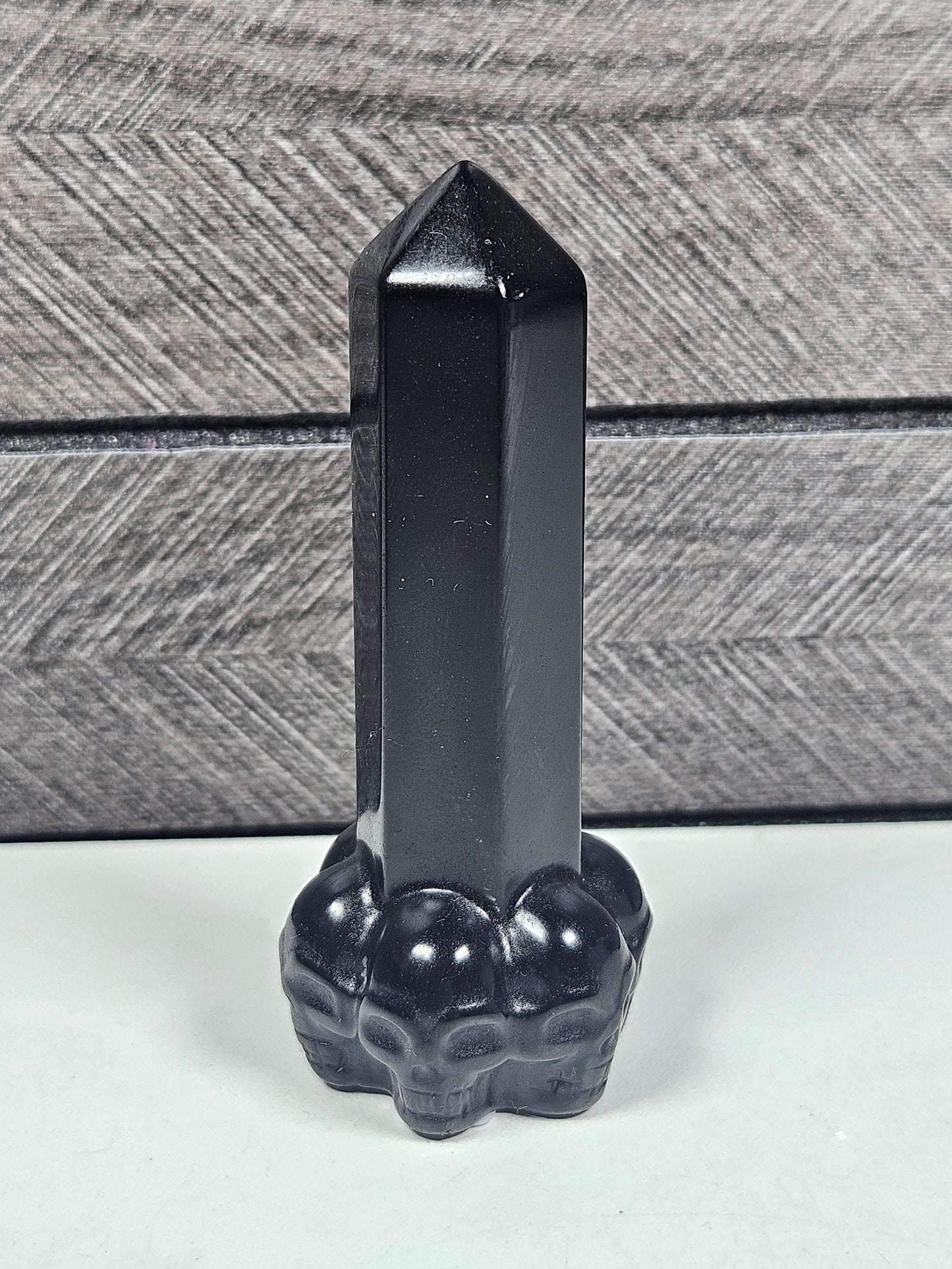 Obsidiaan Toren met Schedels 65 gram