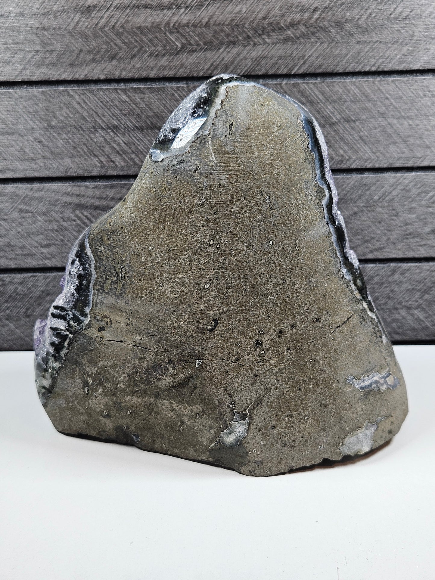 Amethist op standvlak 2208 gram