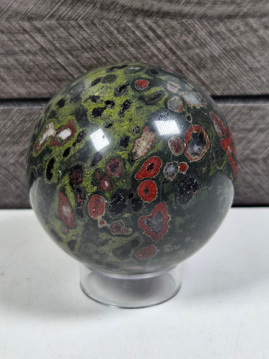 Pflaumenblüten-Jaspis Kugel 360 Gramm