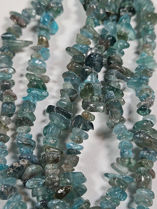 Blauwe Apatiet (helder) kralenstreng chips 6mm