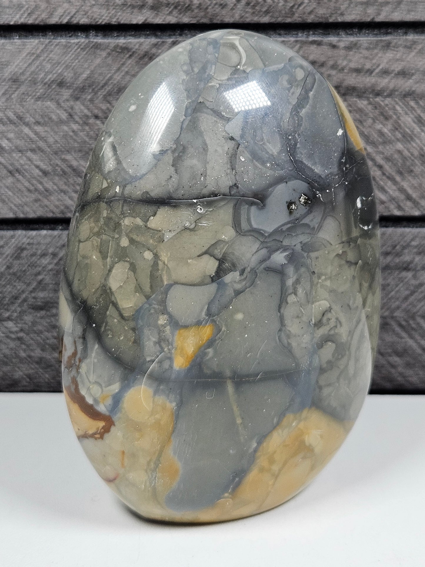 Polychroom Jaspis sculptuur 372 gram