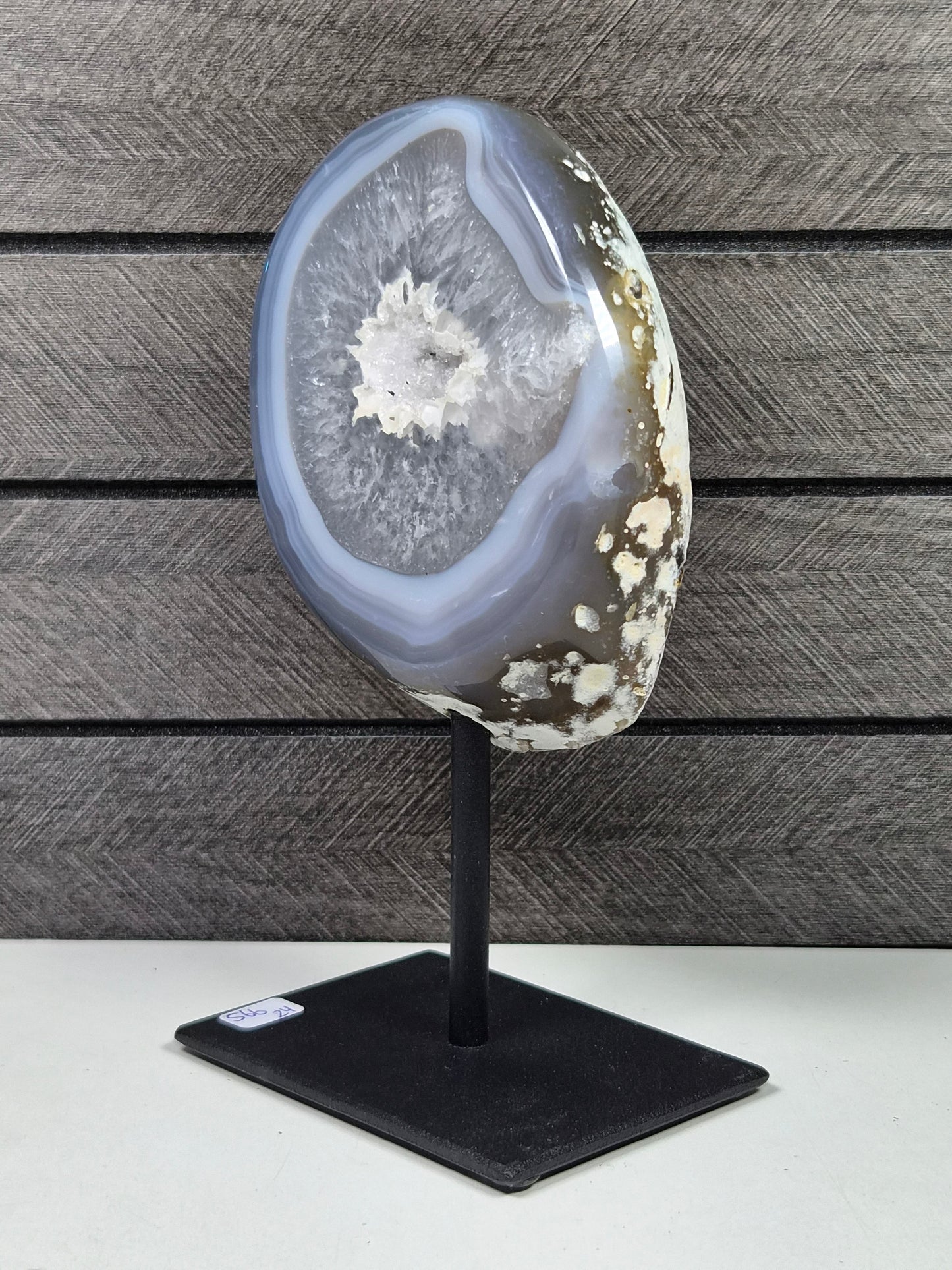 Agaat Geode op standaard 566 gram