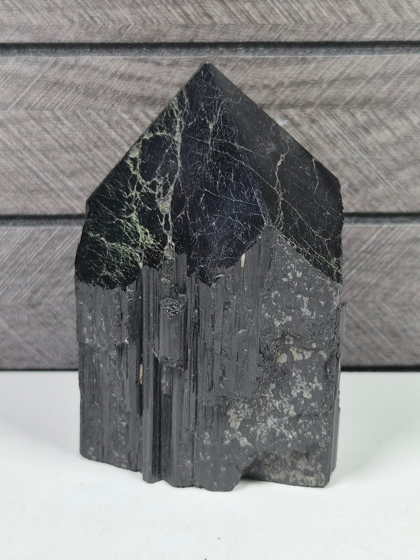 Zwarte toermalijn toren 490 gram