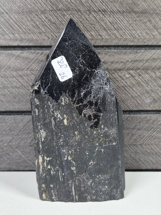 Zwarte Toermalijn toren 328 gram