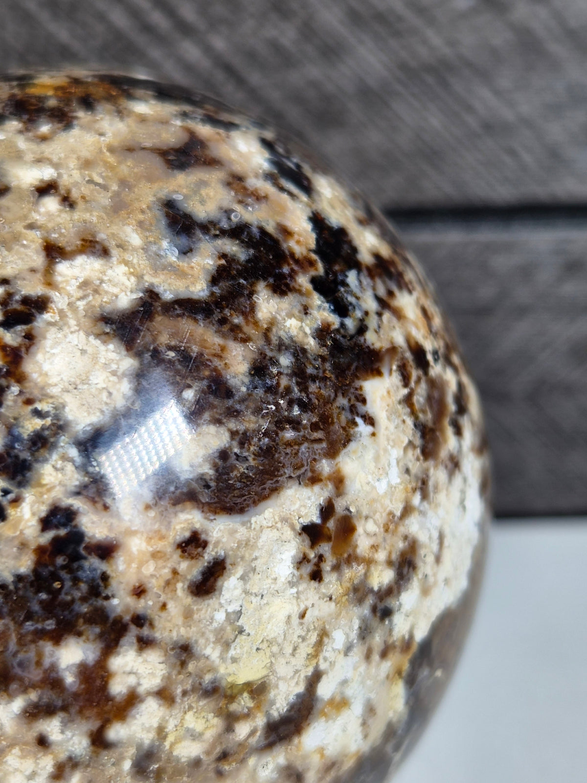 Zwarte Opaal bol 394 gram