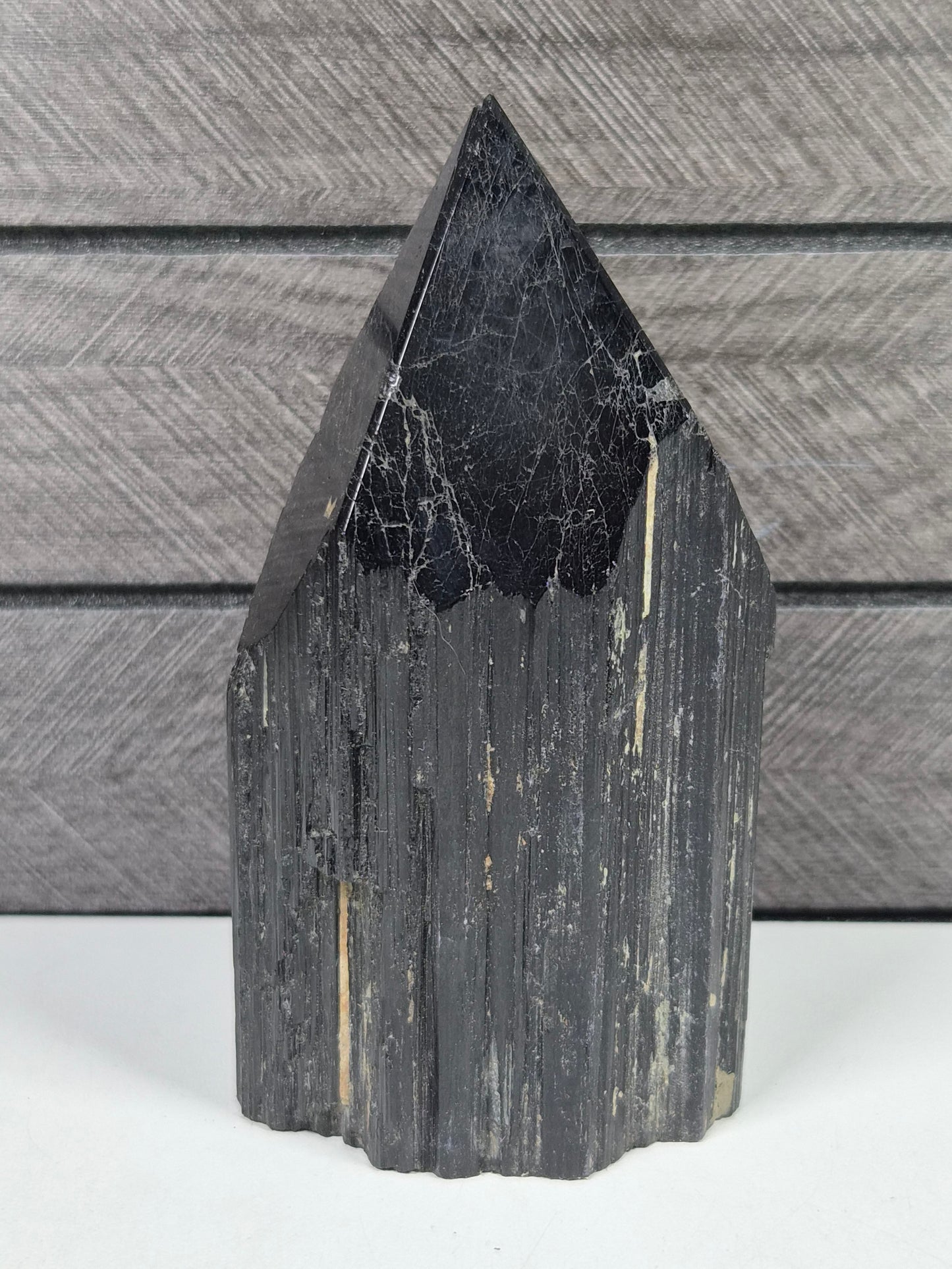 Zwarte toermalijn toren 390 gram