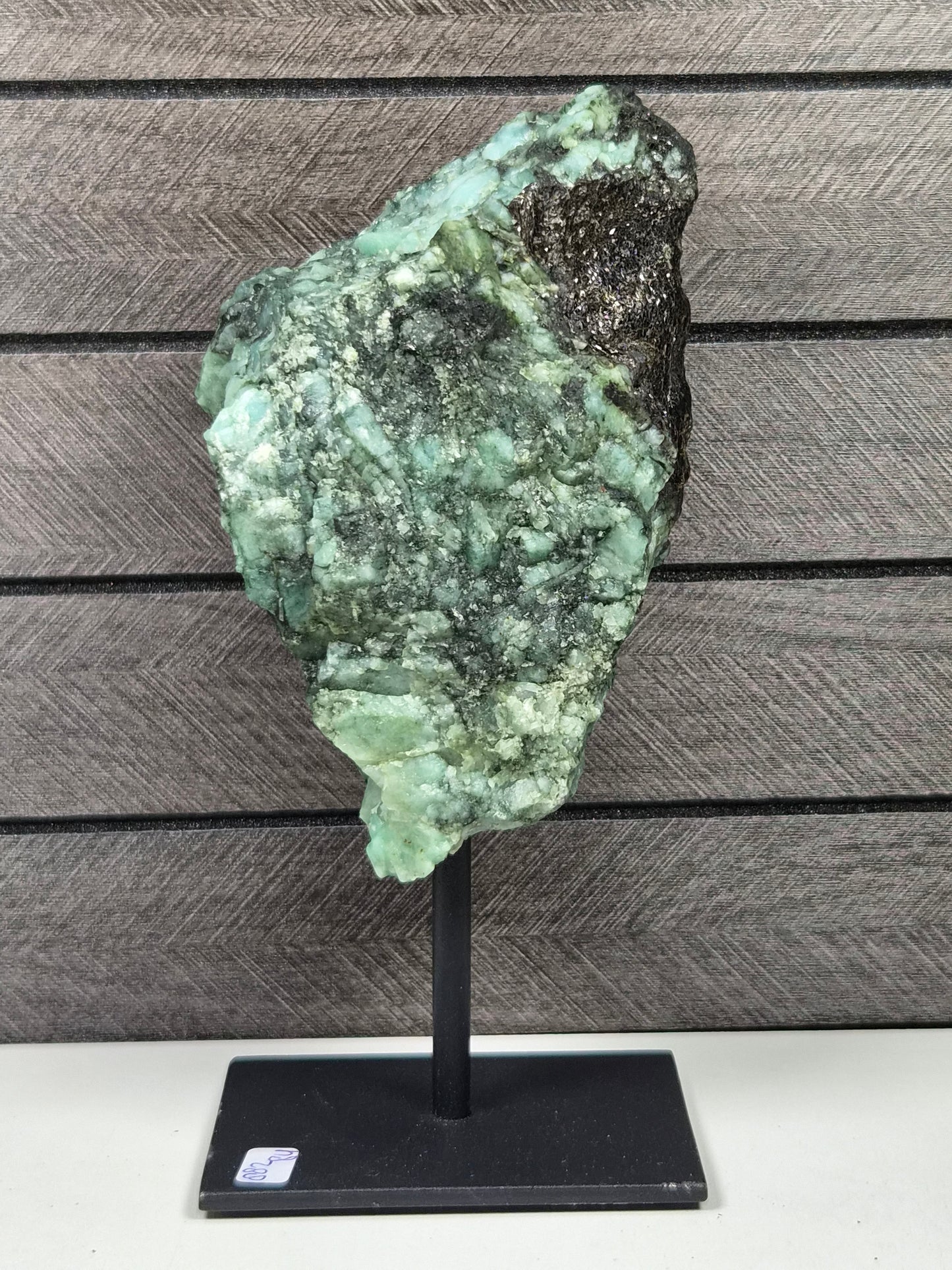 Emerald Ruw op standaard 882 gram