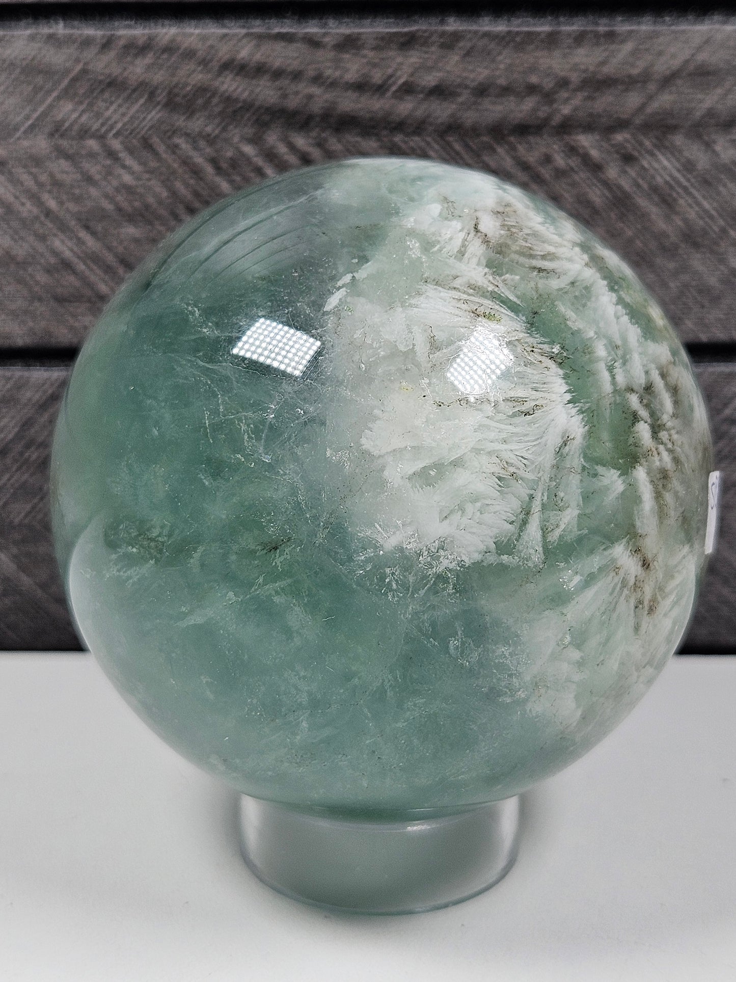 Veder Fluoriet met dendriet bol 588 gram