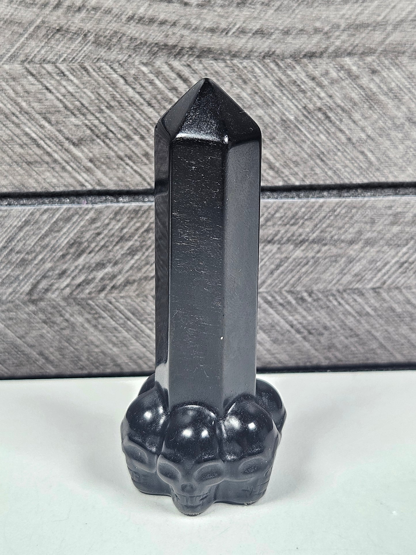 Obsidiaan Toren met Schedels 65 gram