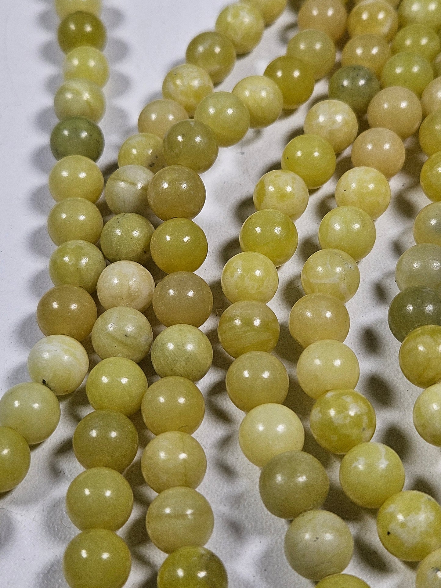 Limettengrüne Jade Perlenkette 8mm