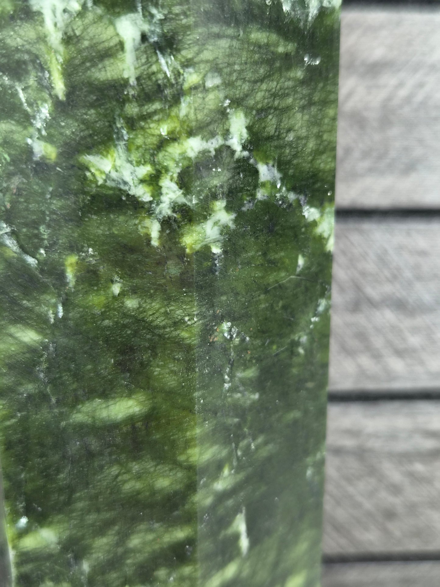 Groene Jade toren 1354 gram