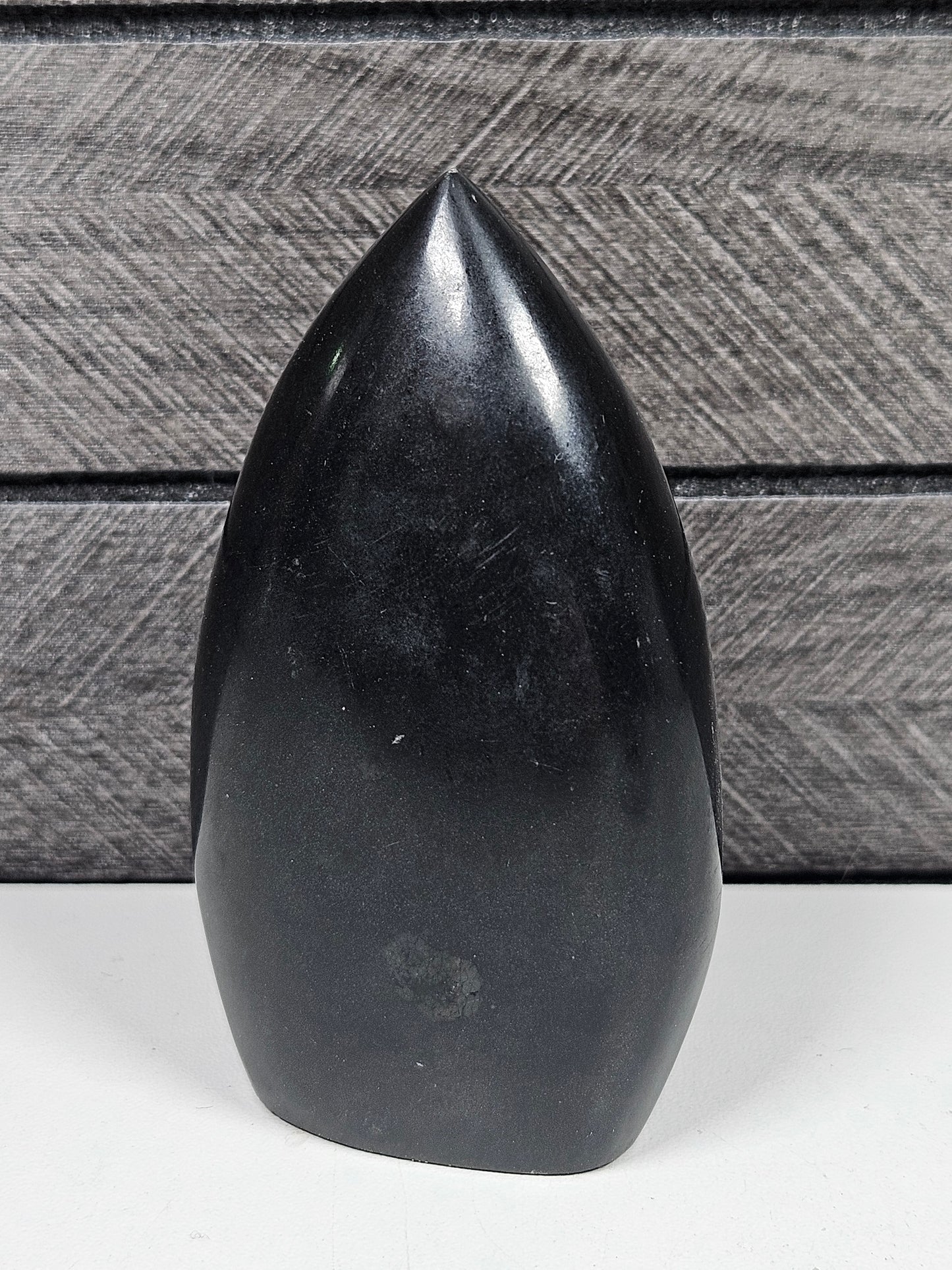Schwarze Turmalinskulptur 168 Gramm