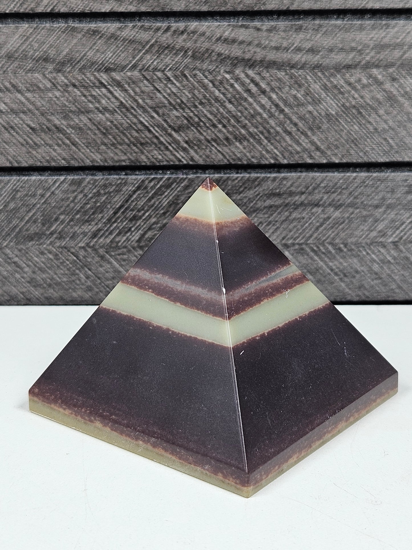Purple Robe Jade Piramide 284 gram
