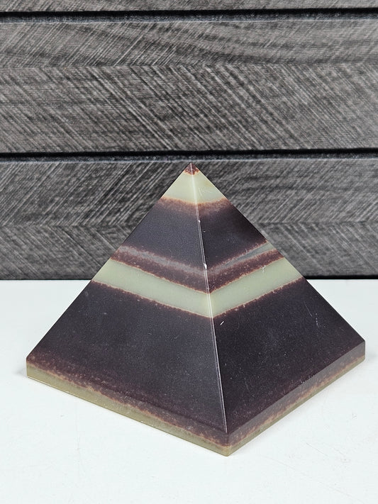 Purple Robe Jade Piramide 284 gram