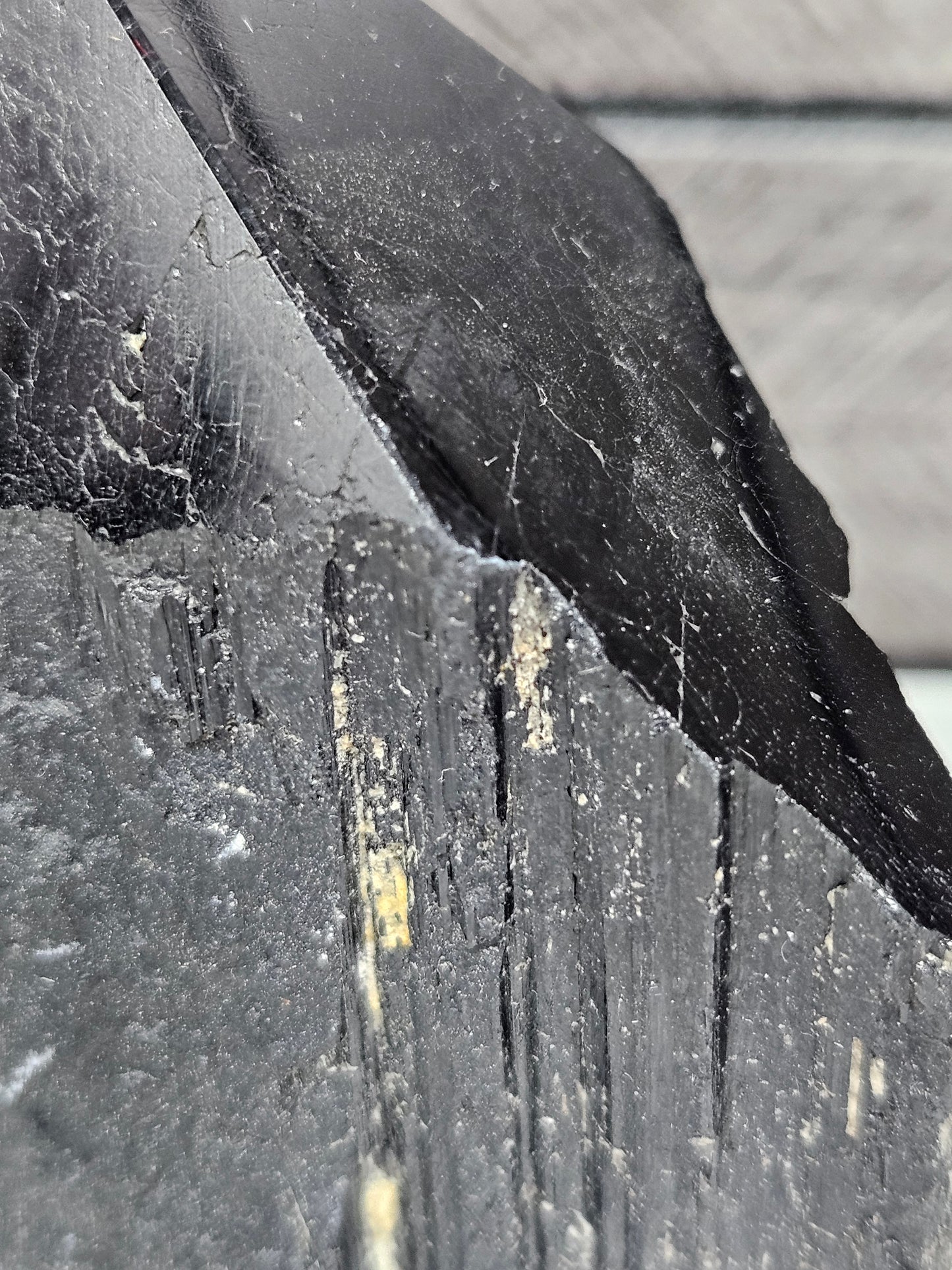 Zwarte toermalijn toren 426 gram