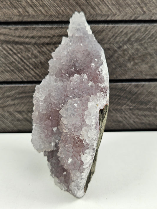 Roze chalcedoon op standvlak 256 gram