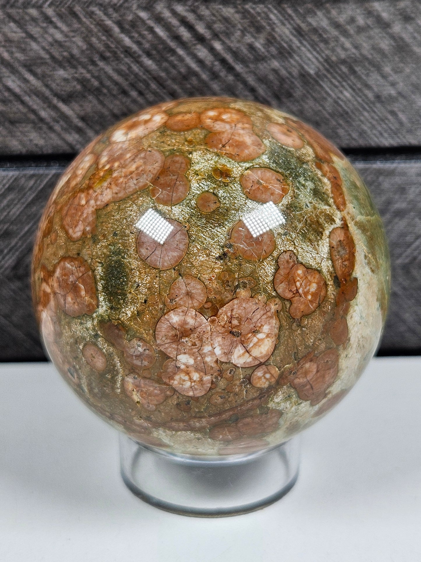 Regenwald Jaspis Kugel 242 Gramm