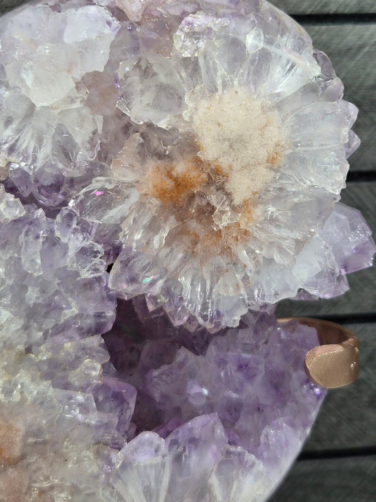 Roze Amethist op Standaard 710 gram