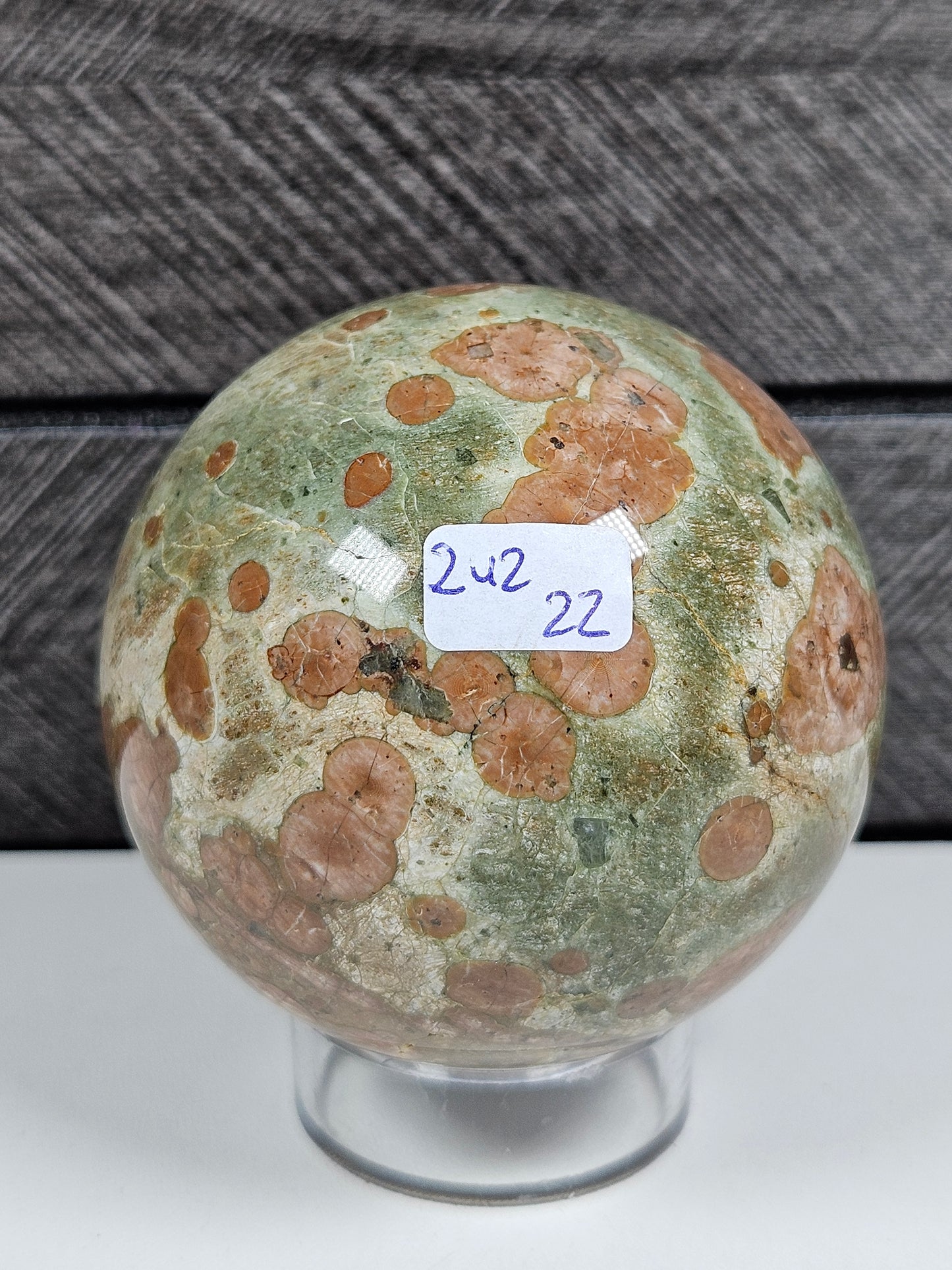 Regenwald Jaspis Kugel 242 Gramm