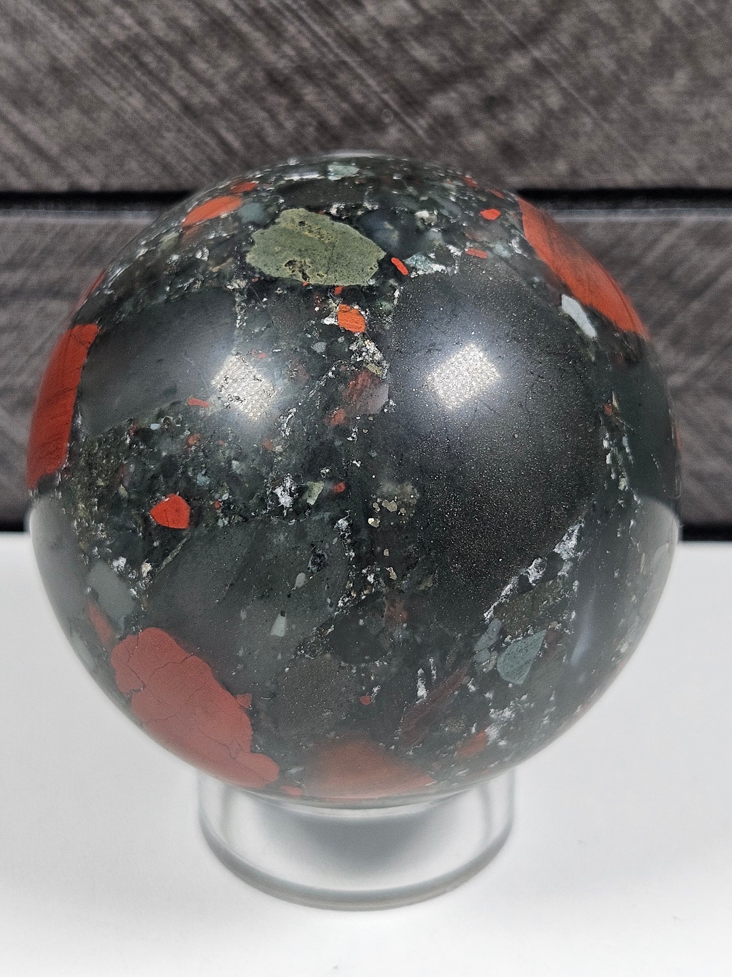 Afrikaanse bloedsteen bol 310 gram