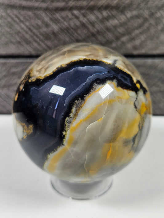 Vulkaanagaat bol 318 gram