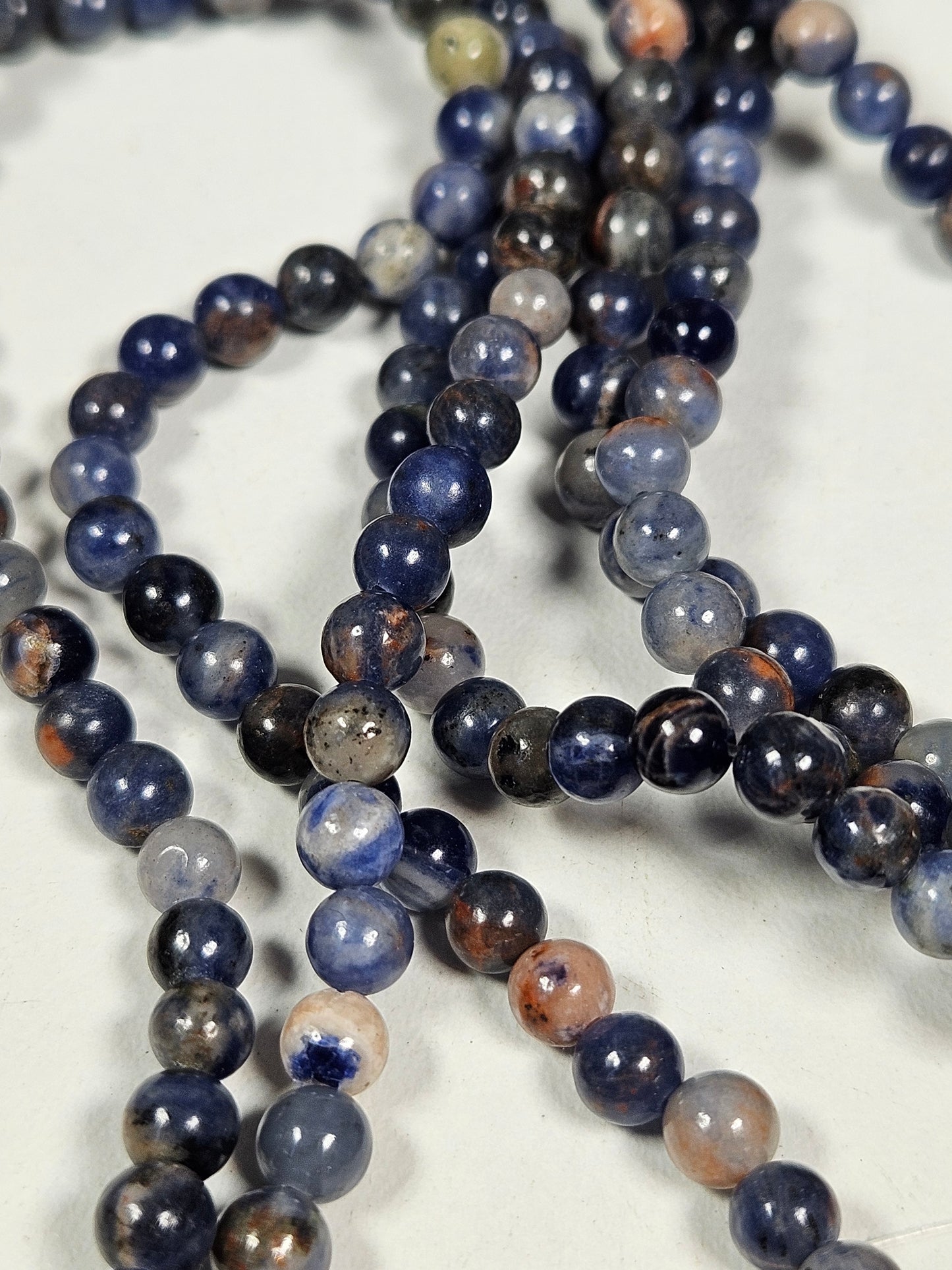 Sodaliet kralenstreng 4mm