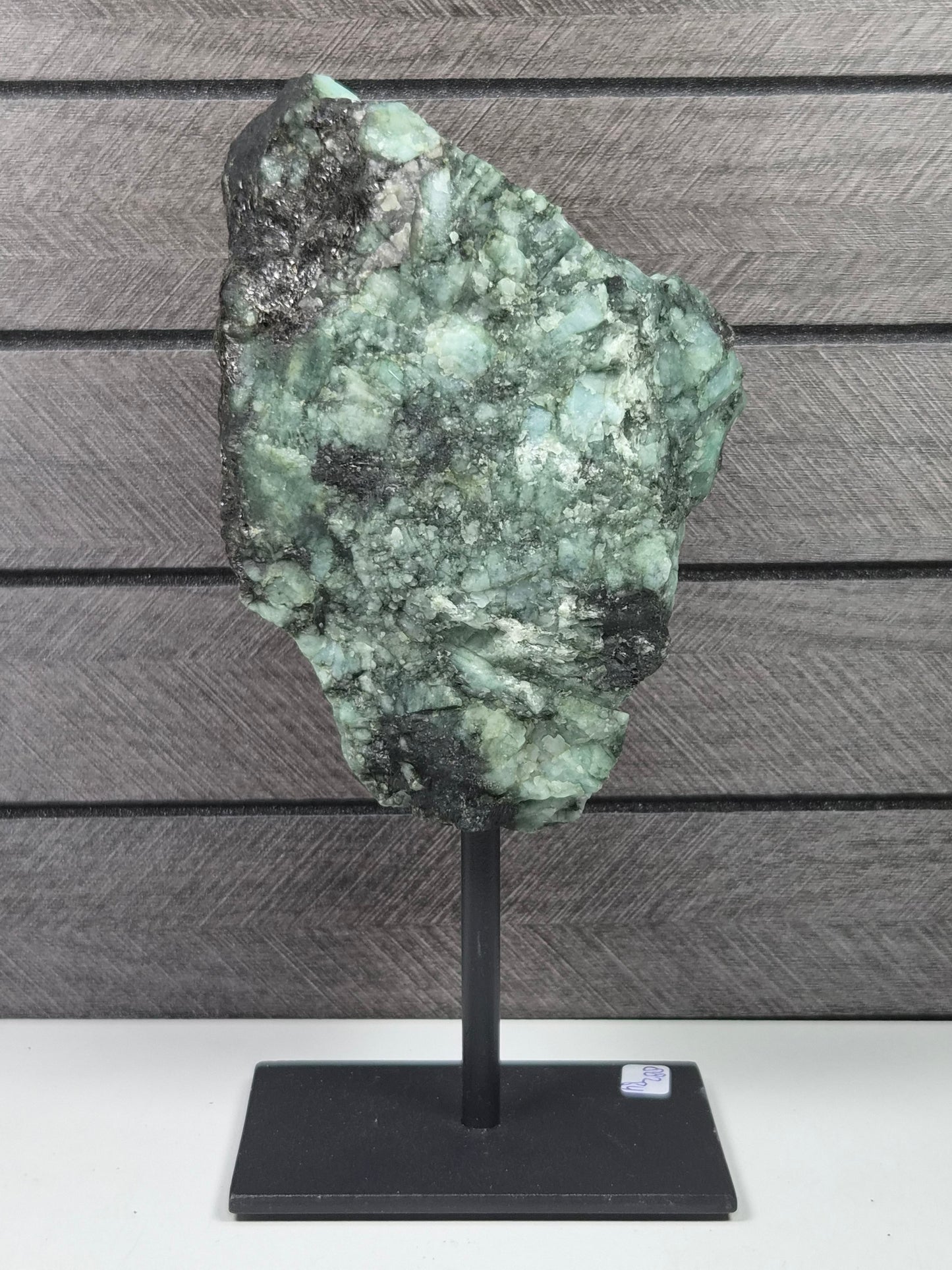 Emerald Ruw op standaard 882 gram