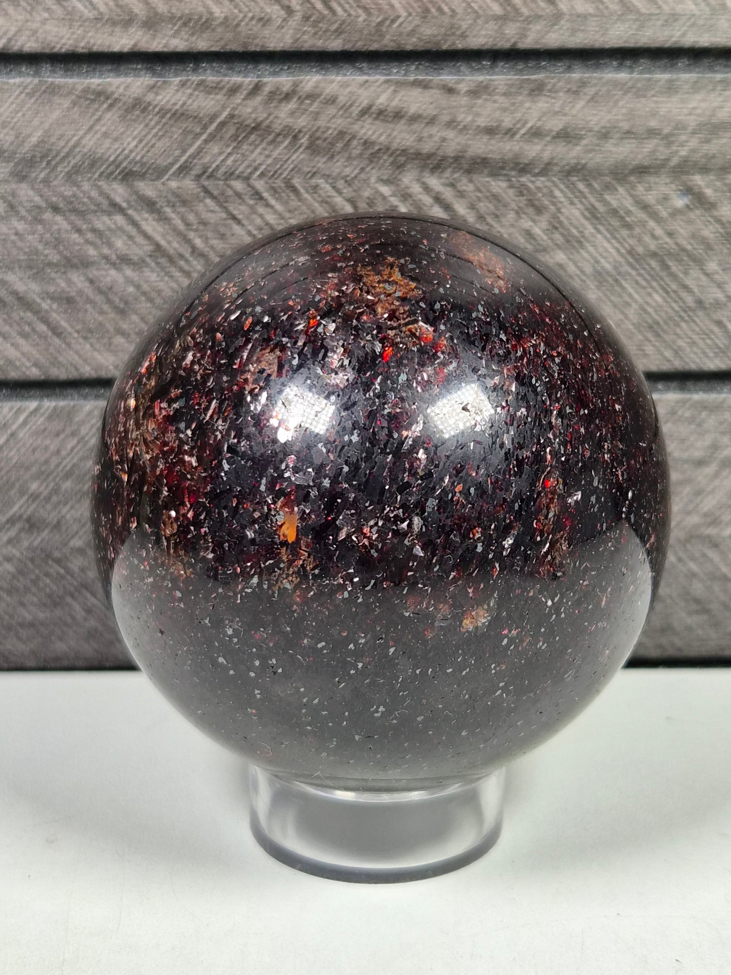 Almandien Granaat en Mica bol 472 gram